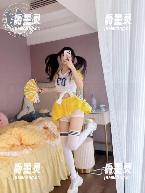 看AT鲨挑战网袜的极限合集：这是壁纸的新潮流吗？