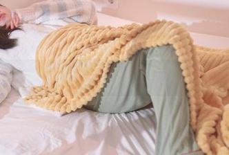 Dami(퀸다미)的校服作品，有种叫人难以移开目光的魅力