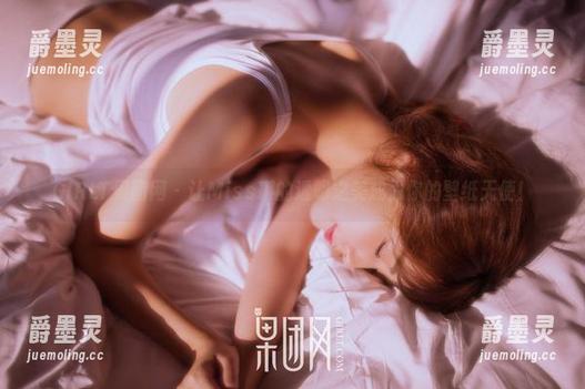 GIRLT果团网 - 让Miss琪的透明之美成为你的壁纸天使！