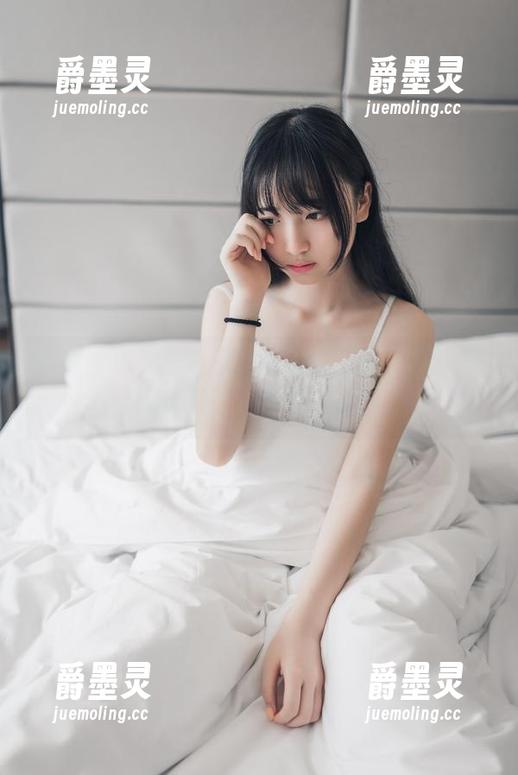 这深蓝JK制服的美图套图，已入我心！来吧，喵糖映画，抓紧给我更多！