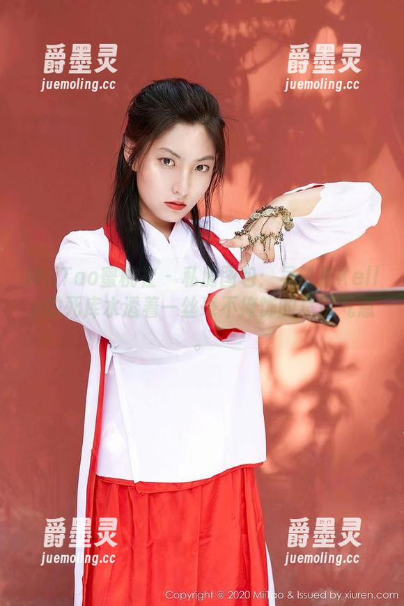 MiiTao蜜桃社-吴凯莉Kelly MiiTao蜜桃社 - 私房图包:吴凯莉Kelly的死库水透着一丝毫不掩饰的夏日气息。