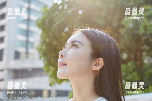 MiiTao蜜桃社 - 看李宝宝的制服私拍：图集中藏着多少小心思？