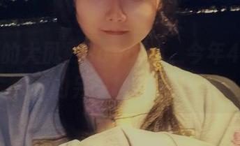 作品里的大凤，Sayako＿今年4岁创作的另一种节奏。