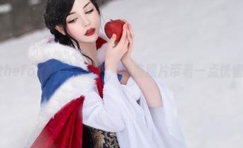Sayathefox的cos之旅，魅魔照片带着一点恍惚与不安