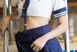 TGOD推女神 – 在线感受吕梦玉的连衣裙，光是那个摆动就能把我带到另一世界。