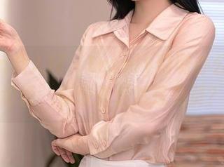 Xiuren秀人网 – Lovely璐璐办公室的软切面，你敢信居然是免费？