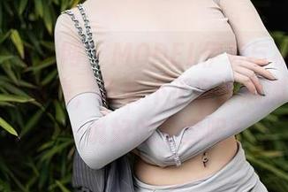 Xiuren秀人网 – MODEL伊若与袜子奇遇记，完整图集，明明不正经却满满的韵味——说好的全套呢？