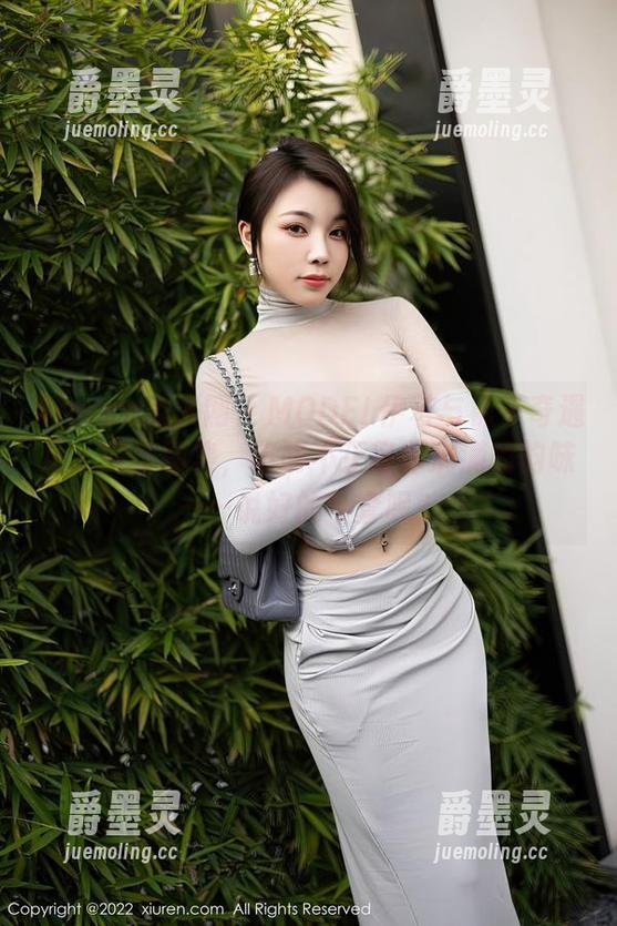 Xiuren秀人网 - MODEL伊若与袜子奇遇记，完整图集，明明不正经却满满的韵味——说好的全套呢？