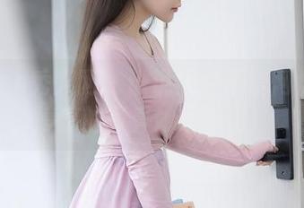 Xiuren秀人网 – 谁说天使不爱网盘？刘婷婷的写真妙趣横生！