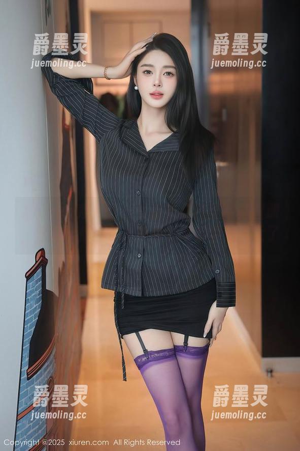 Xiuren秀人网 - 千夜未来白丝写真图册，这波操作比你上班时的早起要迷人大了