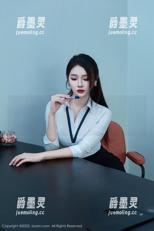 Xiuren秀人网 - 见到周周不吃香菜的空姐精选图包，我都在想，谁会是她的乘客呀？