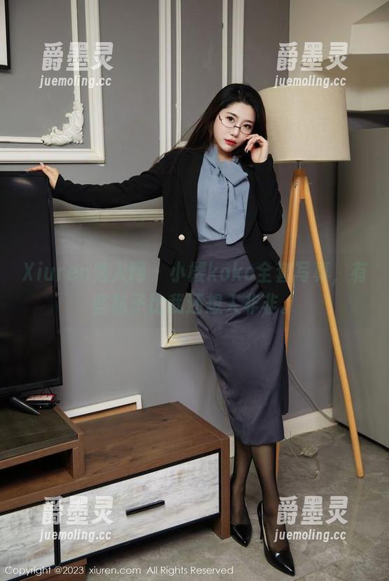 Xiuren秀人网 - 小樱koko全套写真，有些袜子比我还想入非非。