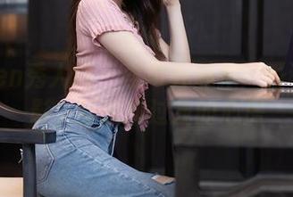 Xiuren秀人网 – 李可儿私拍：圣诞的光影，轻轻拂过我的心房