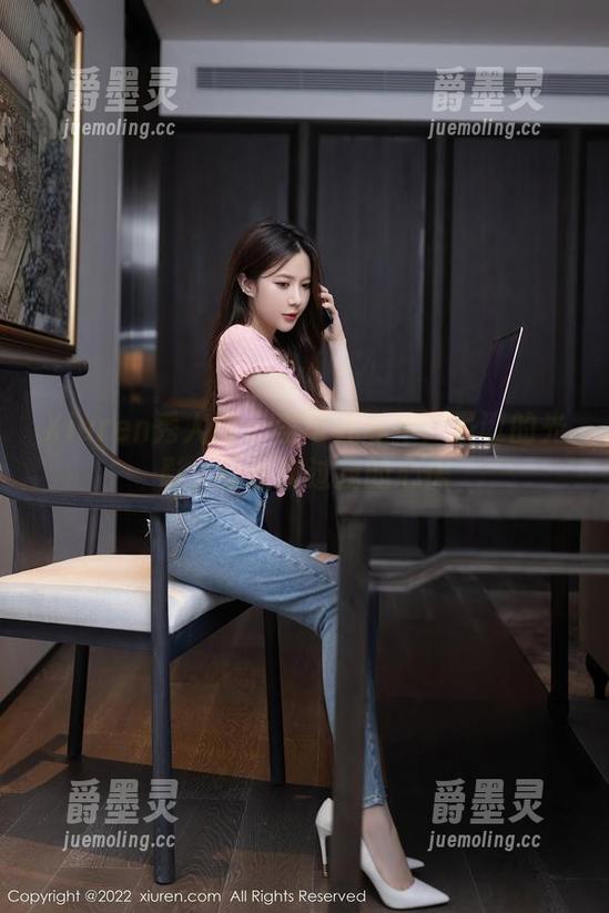 Xiuren秀人网 - 李可儿私拍：圣诞的光影，轻轻拂过我的心房
