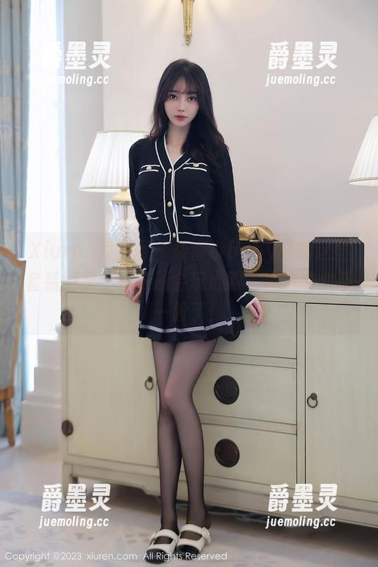 Xiuren秀人网-柒喜小baby Xiuren秀人网 - 柒喜小baby着的这些套装图集,越来越会玩心眼,精选的太不一般了!