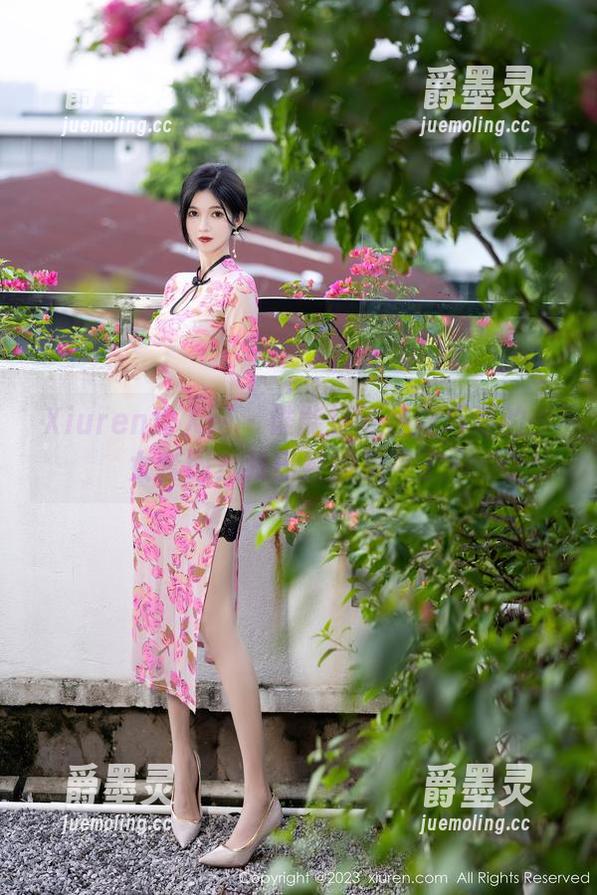 Xiuren秀人网 - 谁能接得住波巧酱的少女套图？我已经被晃神了…
