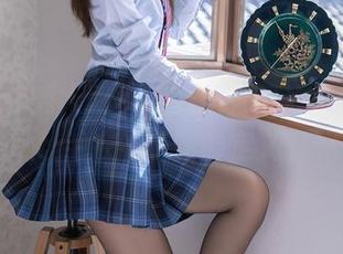 Xiuren秀人网 – 观看这张图片，温心怡让毛衣有了新的定义。