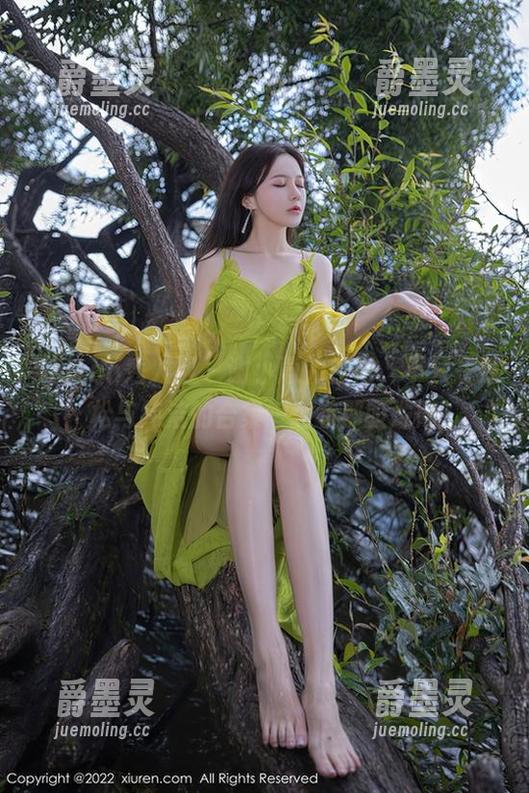 Xiuren秀人网 - 谢小蒽的白裙，不只是蓬松与纯洁的合集—还有那股泼辣
