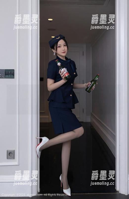 Xiuren秀人网 - 在雨儿baby的高清图册中，厨娘风采不止一面调皮又不失优雅。