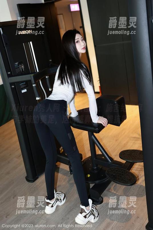 Xiuren秀人网 - 免费图册：施舍给你麻布学妹的美足，这诱惑真的太难抗拒了。