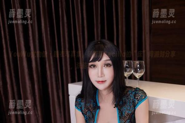 YouWu尤物馆-陆萱萱Cecilia YouWu尤物馆 - 睡衣写真集,陆萱萱Cecilia的“床”间派对分享,洗脑式推荐哦!
