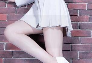 beautyleg – 有Rubis的泳池高清作品，你会忍不住想去游泳吗？