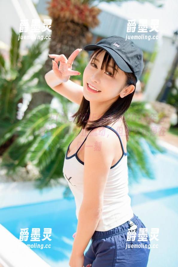 漫游いくみ(育美)的Fantia-2024年合集，套图让时间停止流动，但别问我停在哪一刻
