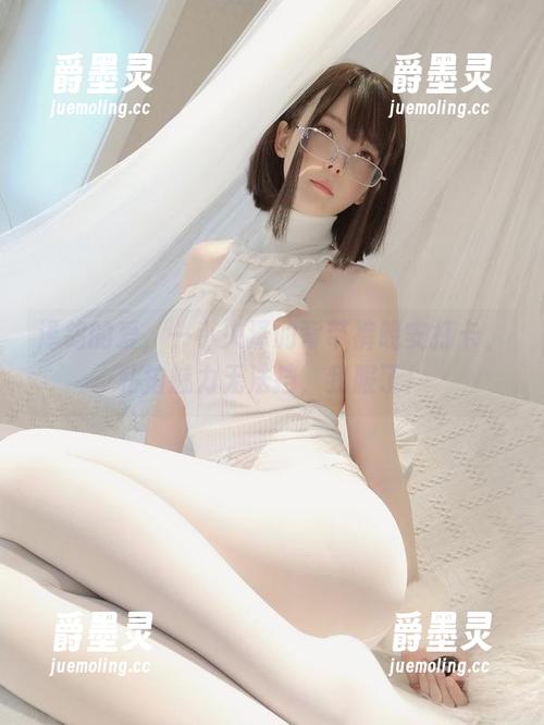 泽鸽的爱，一小央泽的背带裤晚安打卡，私拍魅力无法挡，我服了！