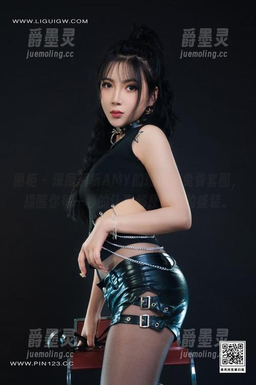 丽柜 - 深度解析AMY的瑜伽：免费套图，提醒你每一秒的认真都是虚假的盛装。