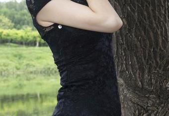 丽柜 – 兔子的全套写真：双生花和丝饺的欢乐时光。