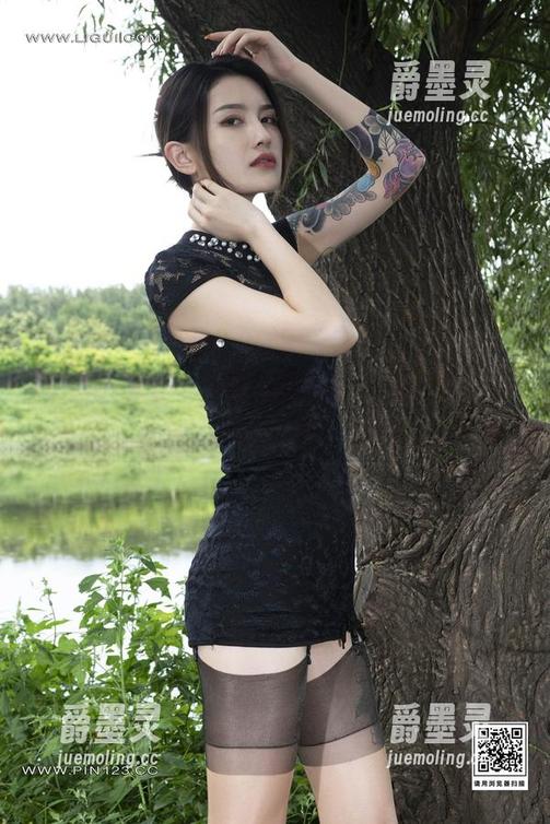 丽柜 - 兔子的全套写真：双生花和丝饺的欢乐时光。