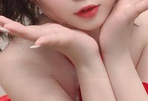 依依超级懒的浴缸合集，带你体验水的温柔美图真让人心痒痒！