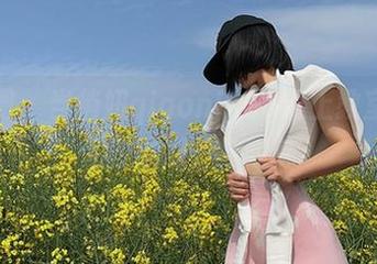 微密圈 – 当俏妞qiaoniu66遇上教室：原图里的微妙与暧昧