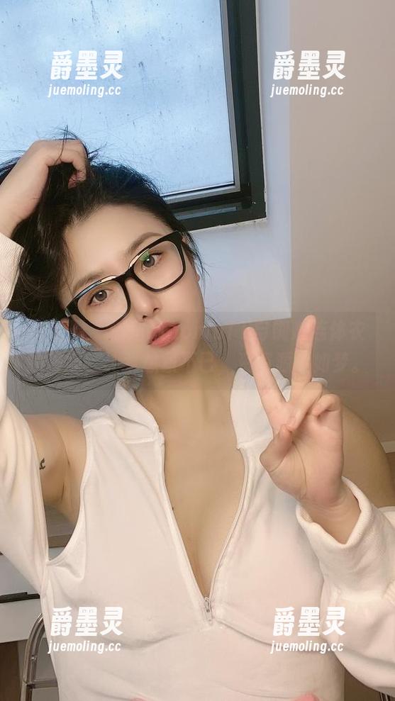 微密圈 - 俏妞qiaoniuTT与蜘蛛连体衣的碰撞，让我想象不已，资资源般如梦。