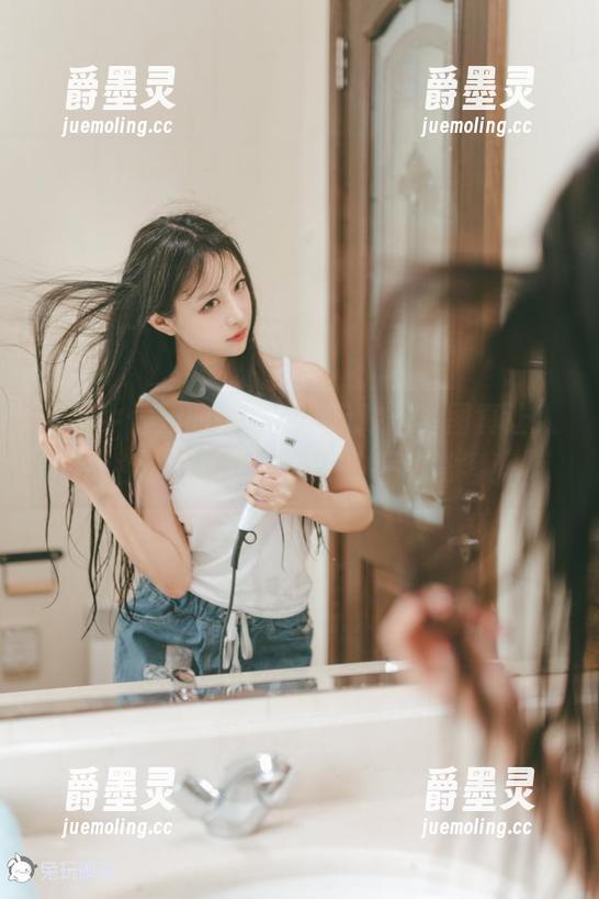 黑丝牛仔裙的少女，兔玩映画套图真让人失控，妥妥的变成了收藏夹常客！