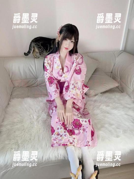 微密圈 - 十万口草莓粥粥全集来了，镂空的每一张都等你下载！