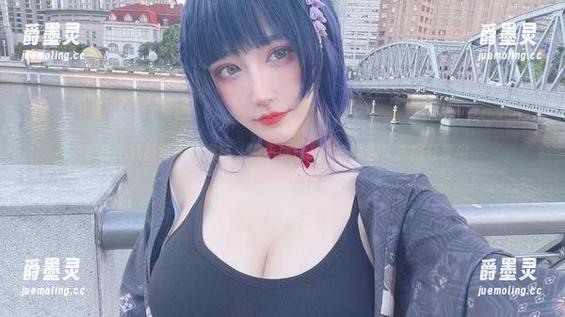 毛衣不只是冬天的选择，啾小妍Deer来教你！美图分享中…