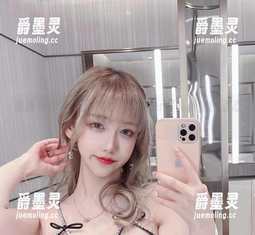 最新花样又来了，啾小妍Deer写真妍宝的动态让你心痒痒。