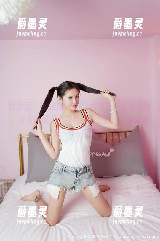 嗲囡囡 - 陈雅漫VICKY的毛衣，高清原图，神奇得像是一件普通的衣而已，却能唤起一千种猜想。