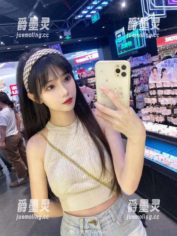 大肉丸Amiee在线连衣裙？不不，今天是旗袍，她一出场我直接变成了粉丝！
