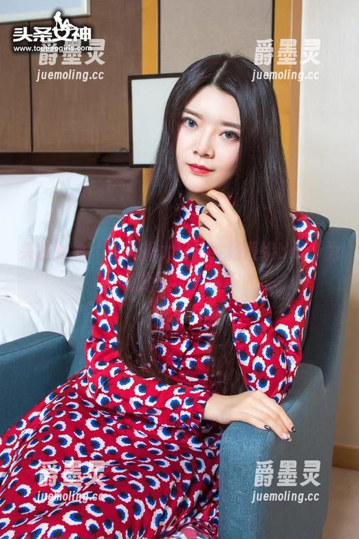 头条女神 - 这礼服太好看，杨漫妮baby为了分享也是拼了