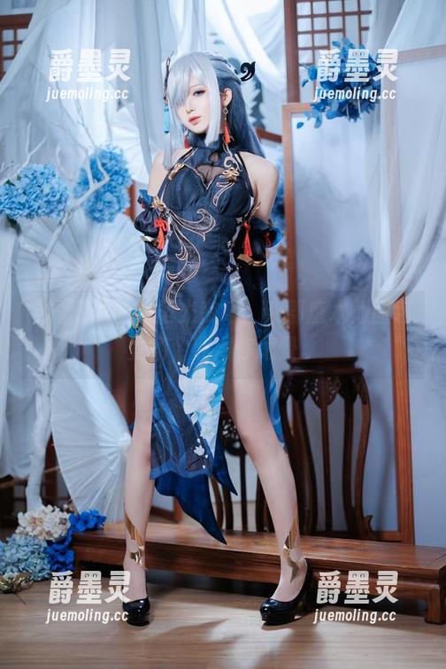 封疆疆v的无圣光夜吧，柴郡魔术师图包登场，照得你眼晕。
