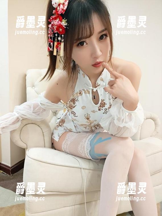 小女巫露娜和她的女友，原图照样震撼，更新我对这儿的百感交集。