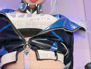 小瑶幺幺又来刷存在感！这组最新的校服写真，谁还有心思上课呀？！