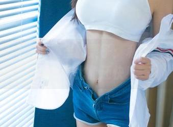 尤果网 – 水手服里的栗子：私拍图集，脑洞开得比船还快！