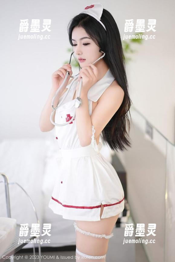 尤蜜荟 - 田冰冰：在线上的俏皮女孩写真，没想到她还能这样！
