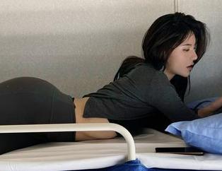 微密圈 – 有谁能抵抗就是阿朱啊的黑丝吊带？美图里的秘密永远让我捉摸不透。