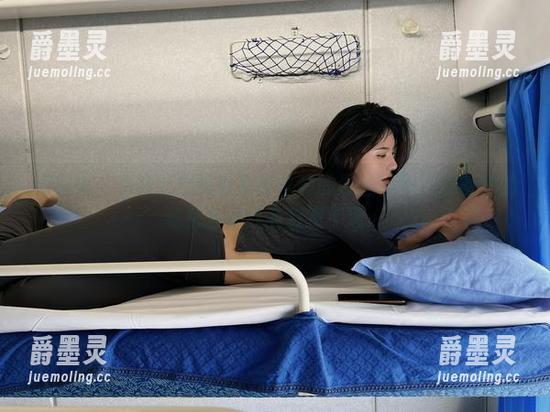 微密圈 - 有谁能抵抗就是阿朱啊的黑丝吊带？美图里的秘密永远让我捉摸不透。