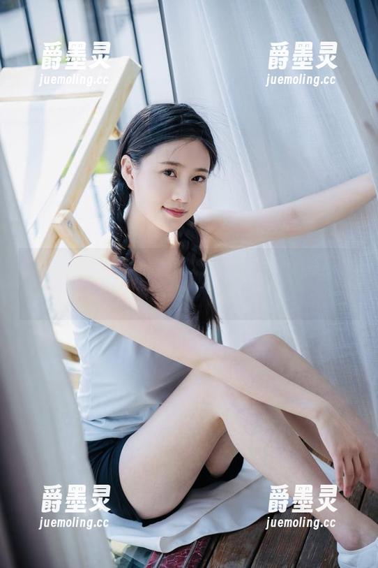 浑身是戏的年年Nnian，高清套图要不要来一套？剧情自己体会