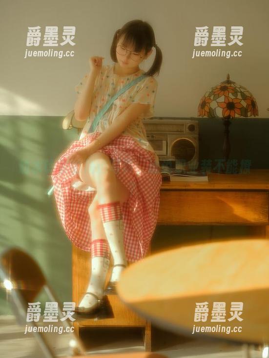 幼水铃衣 幼水铃衣的精选写真,谁说职业装不能撩?